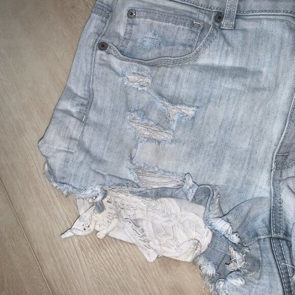 American Eagle‎ Hi-Rise Shortie Size 8 US Light Denim  Lace High Waisted Shorts - Picture 5 of 10